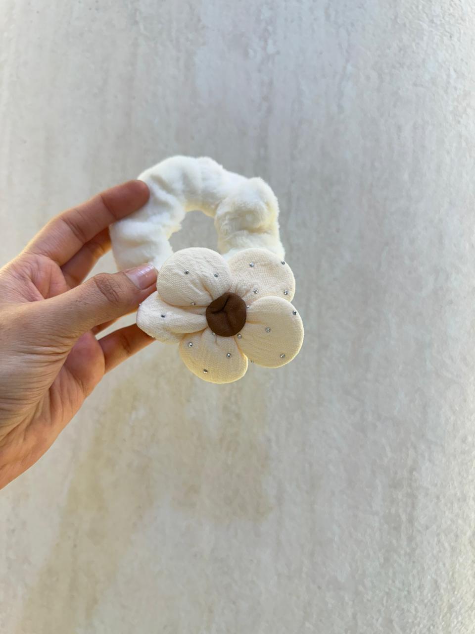 Flower Hair Ring - Image 2